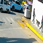 Cayó en un drenaje